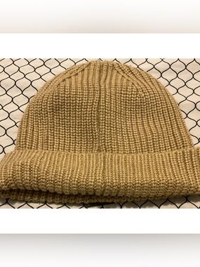 Express :Ribbed knit beanie Nwot